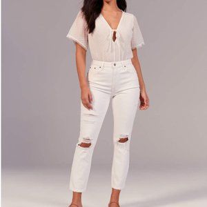 New Abercrombie White High Rise Mom Jeans (NWT)